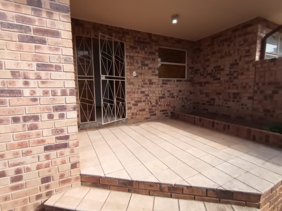 4 Bedroom Property for Sale in Parys Free State